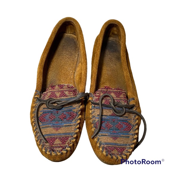 Minnetonka Genuine Leather Hardsole Embroidered Slip-on Moccasins Sz 8.5 - Picture 2 of 12